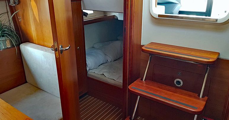 Blick in die Kajüte und Koje